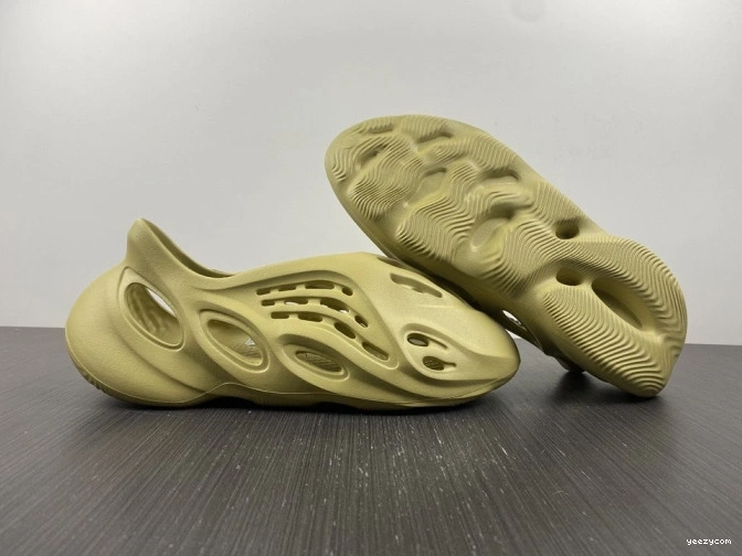 Sulfur GV6775 Foam RNNR Adidas Yeezy 1125